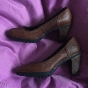 Brown Timberland Pumps sized 9